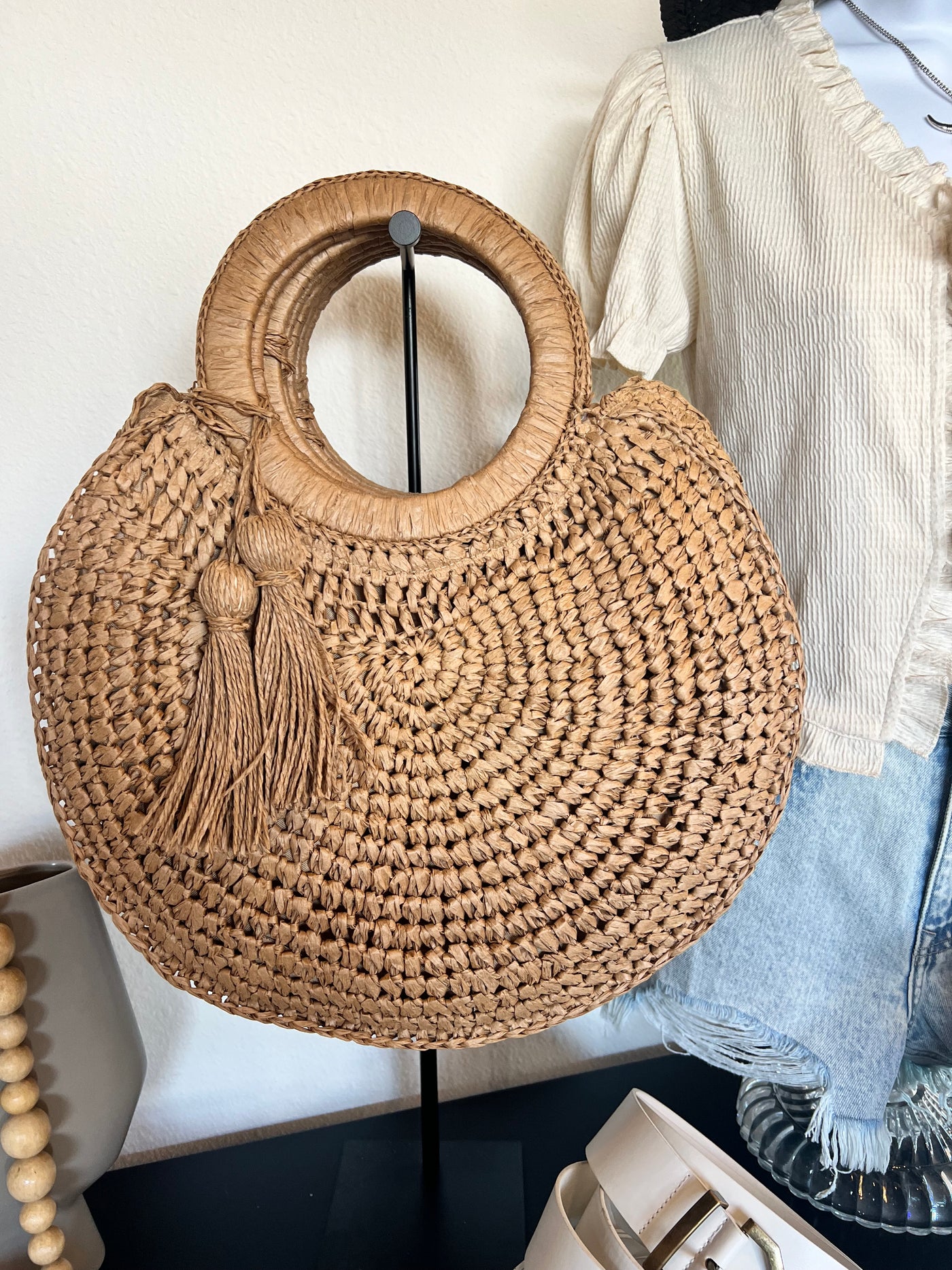 Straw Tassel O-Ring Tote