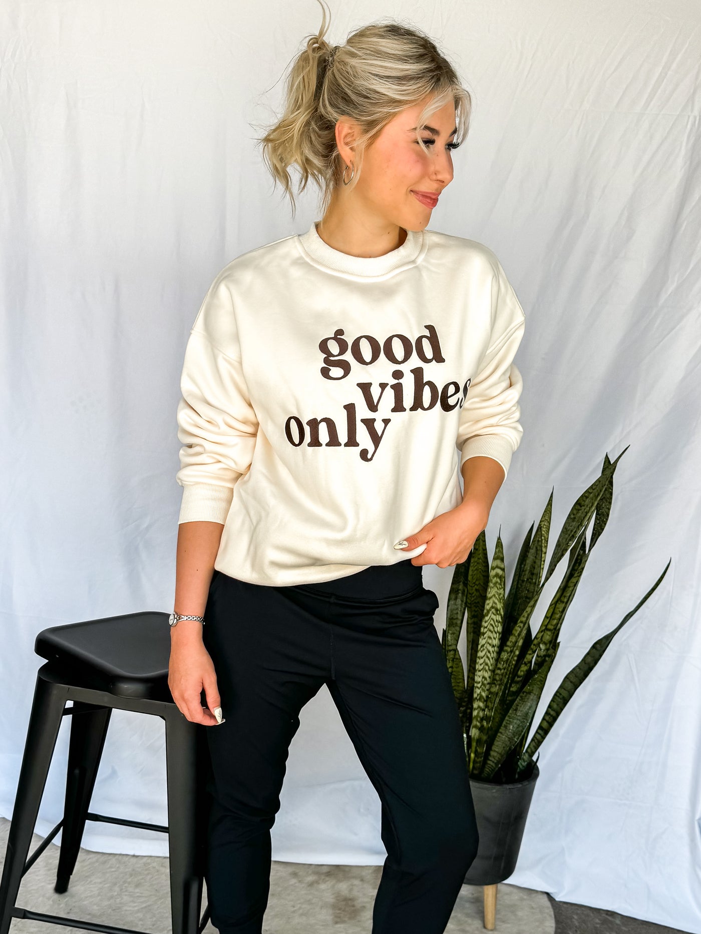 Good Vibes Only Pullover ~ Cream