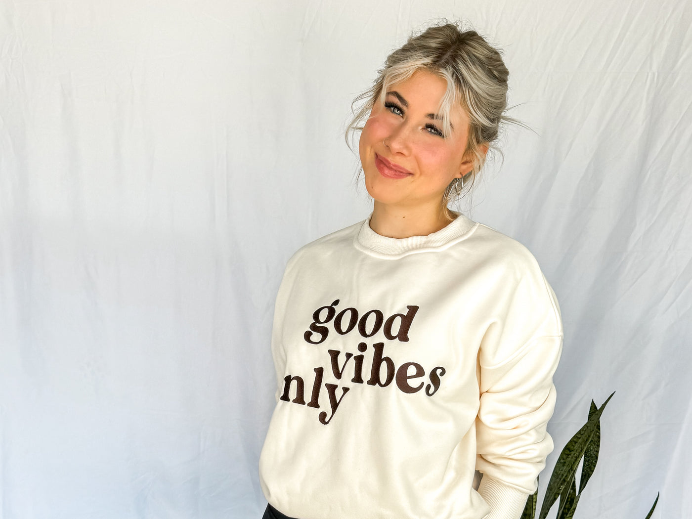 Good Vibes Only Pullover ~ Cream