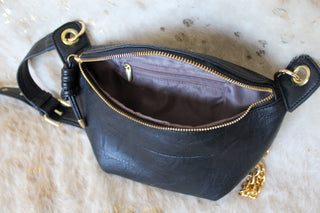 REMI SLING BAG W/ CHAIN ACCENT