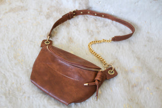 REMI SLING BAG W/ CHAIN ACCENT