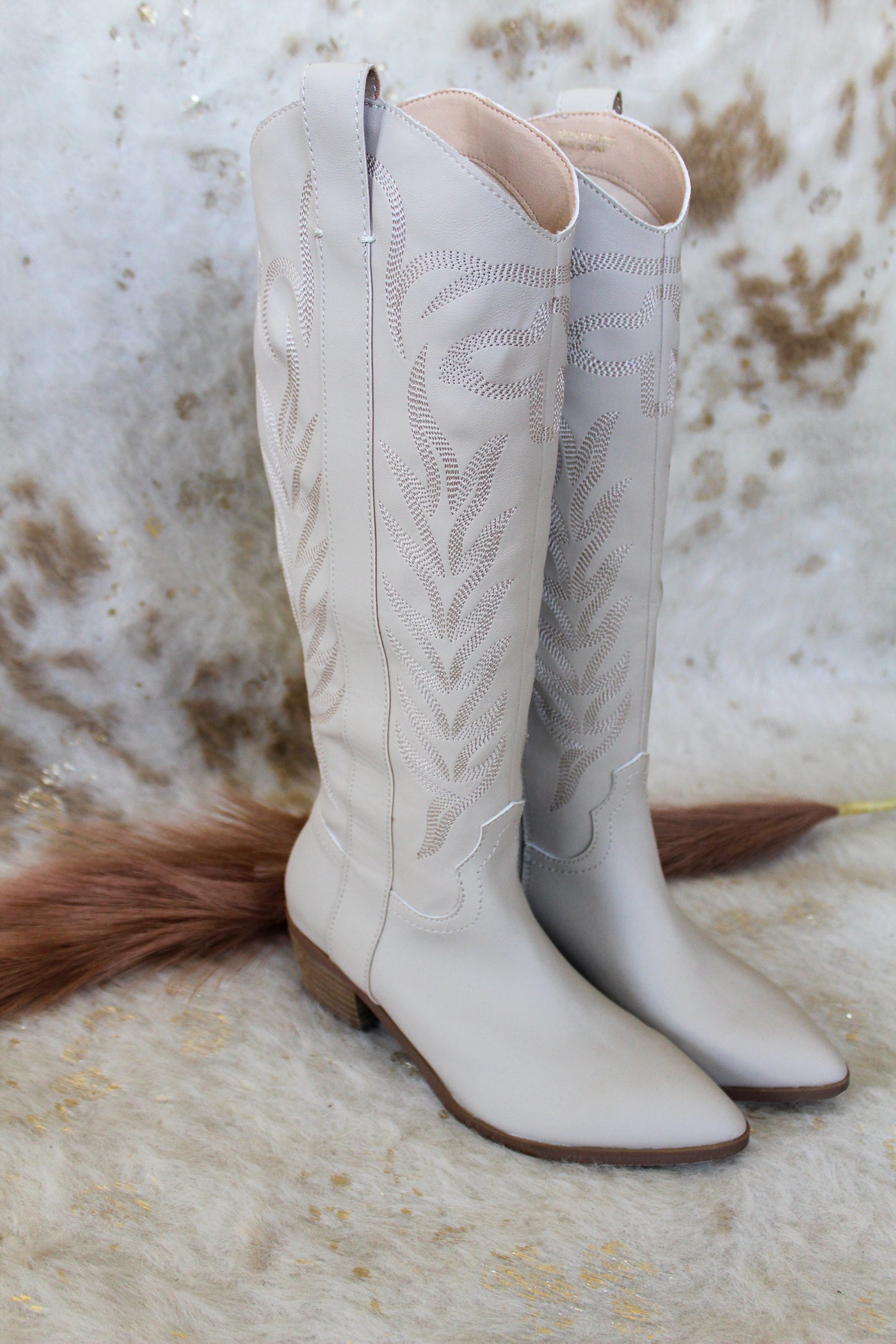 COME AND GET ME BOOTS ~ BEIGE
