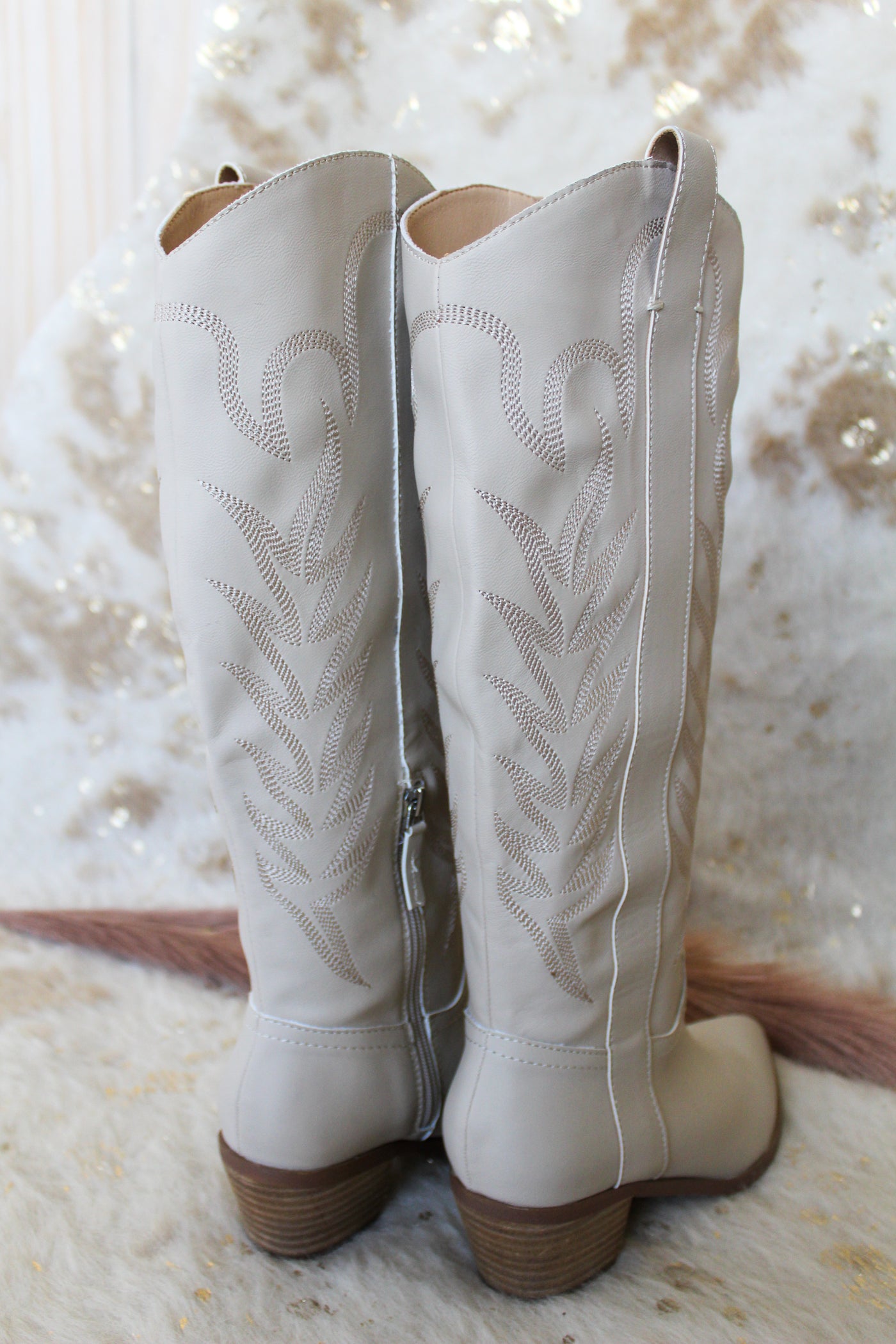 COME AND GET ME BOOTS ~ BEIGE