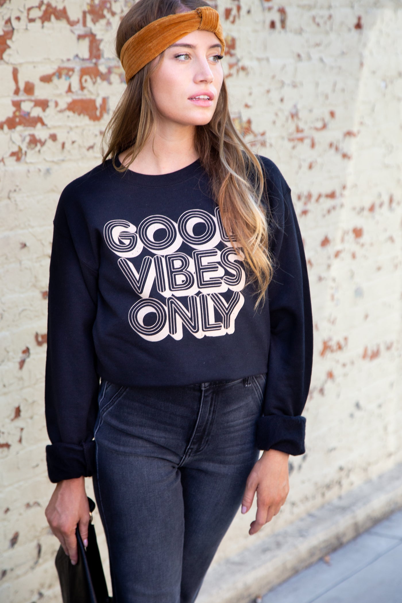 GOOD VIBES COZY PULLOVER